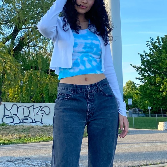 Tie dye crop tops.Selling both for $15 - Picture 3 of 4